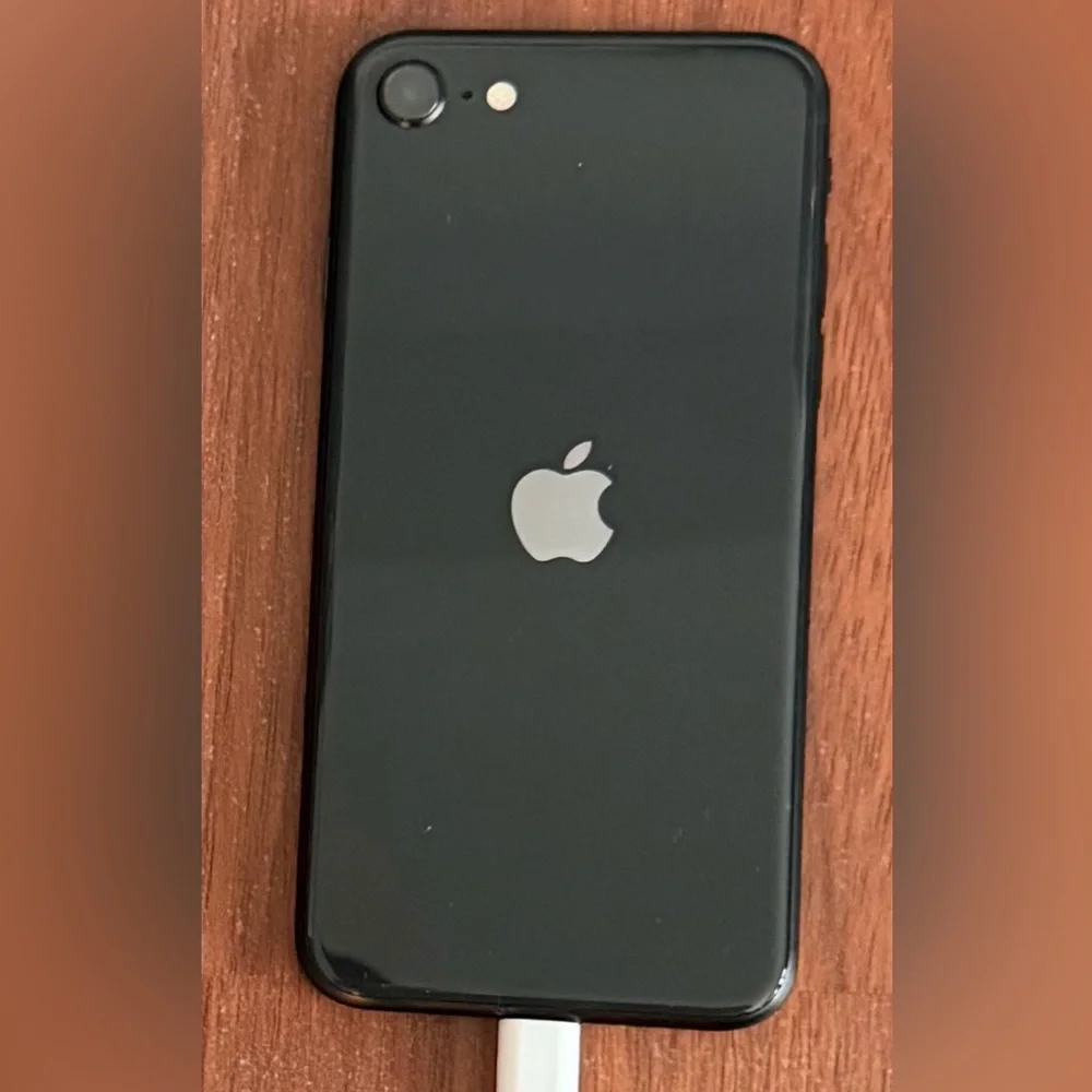 Apple iPhone 7 Black 32GB Unlocked Smartphone